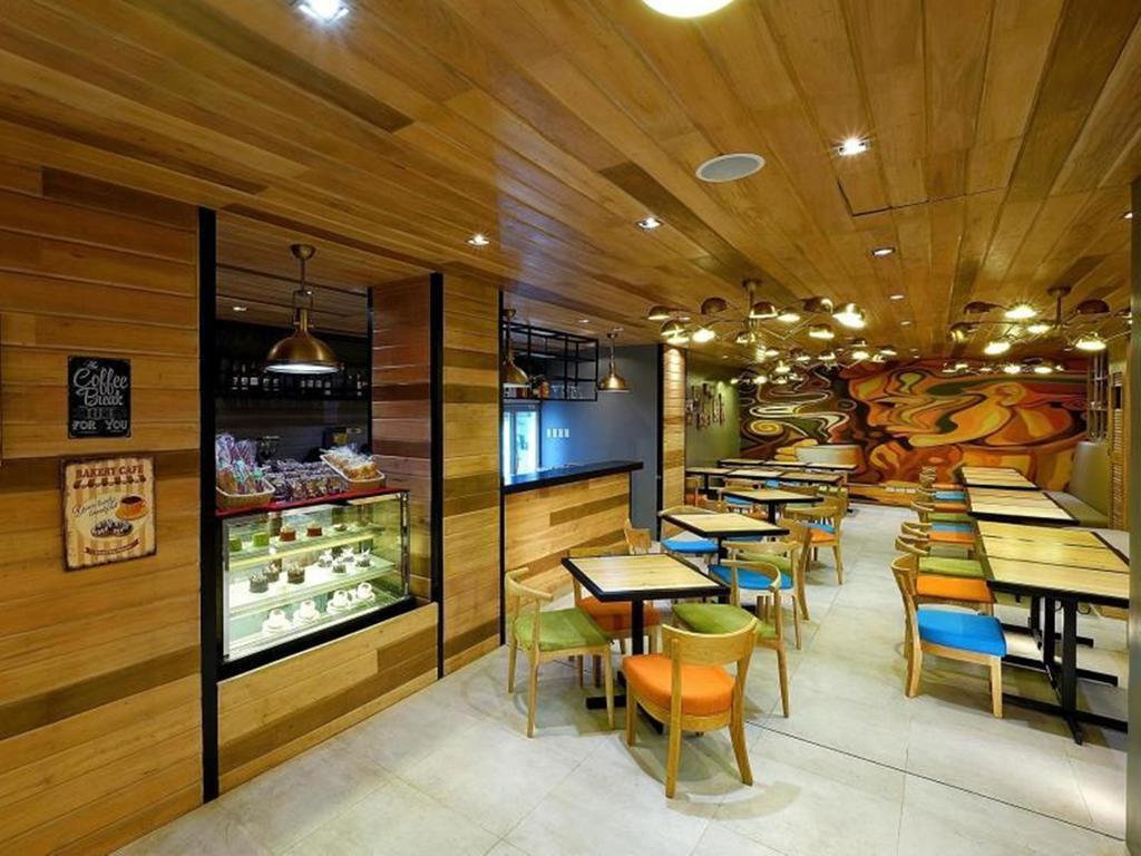 Golden Prince Hotel & Suites Себу Экстерьер фото
