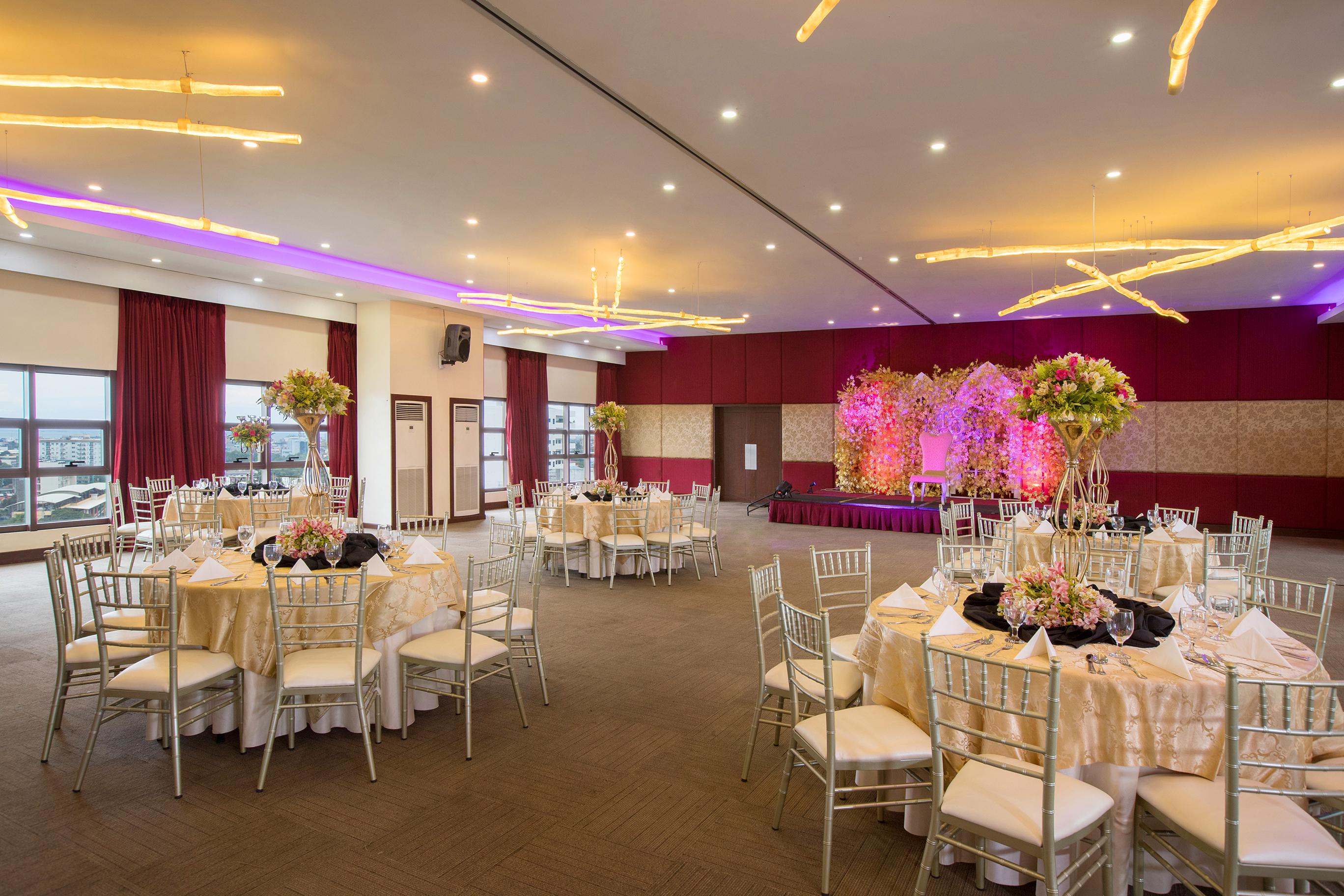 Golden Prince Hotel & Suites Себу Экстерьер фото