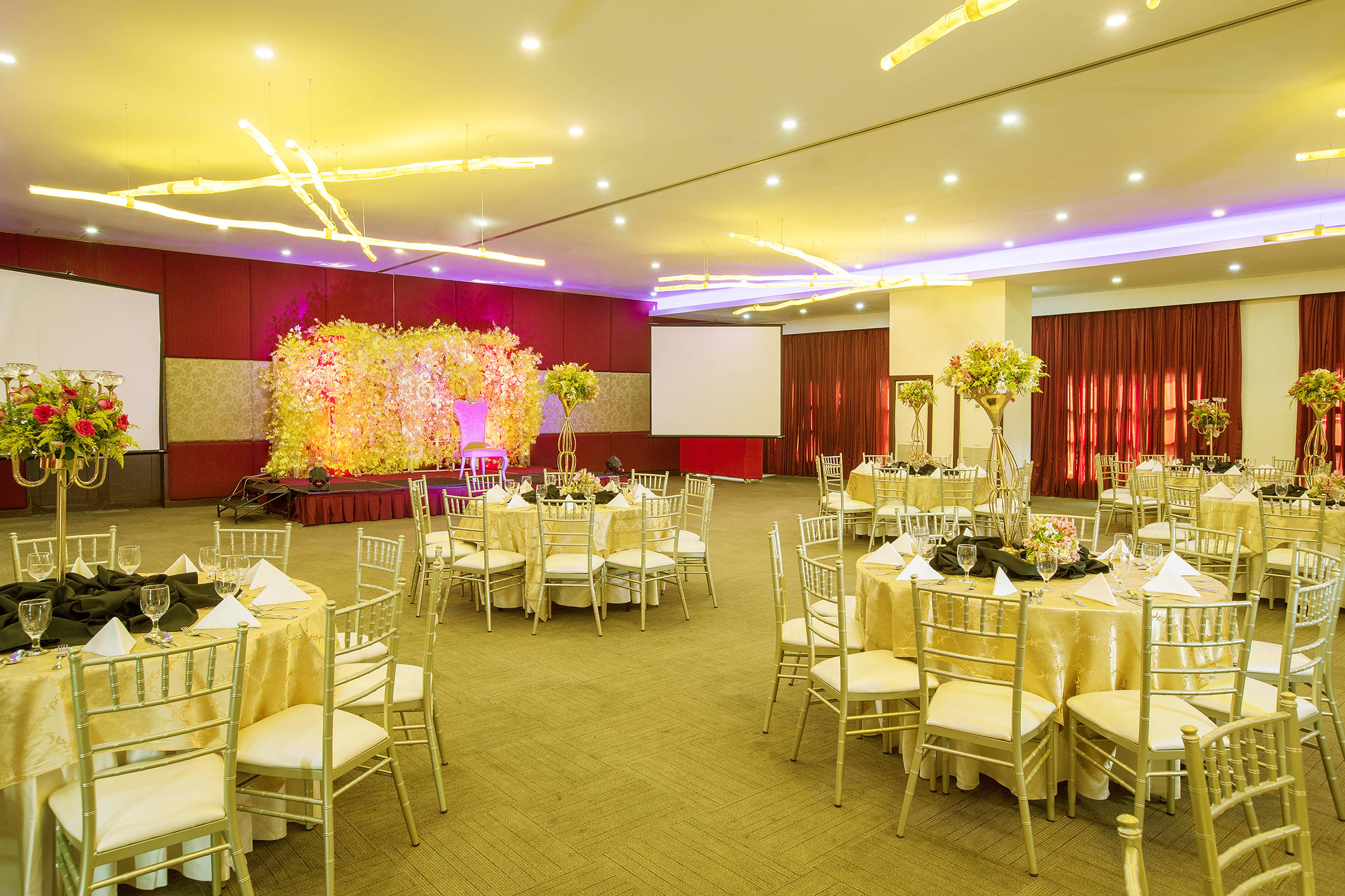 Golden Prince Hotel & Suites Себу Экстерьер фото