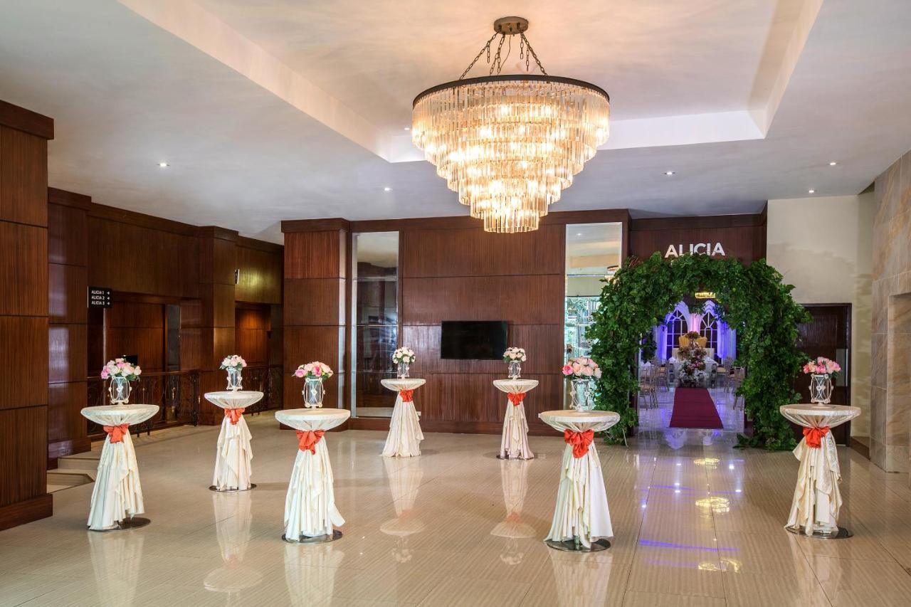 Golden Prince Hotel & Suites Себу Экстерьер фото