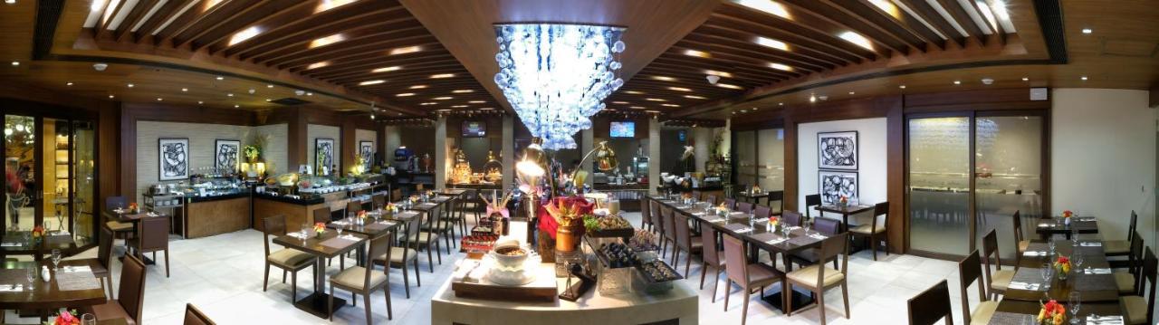 Golden Prince Hotel & Suites Себу Экстерьер фото